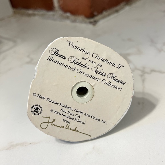 Thomas Kinkade Winter Memories Illuminated Ornament Victorian Christmas II 2000 - Picture 5 of 6